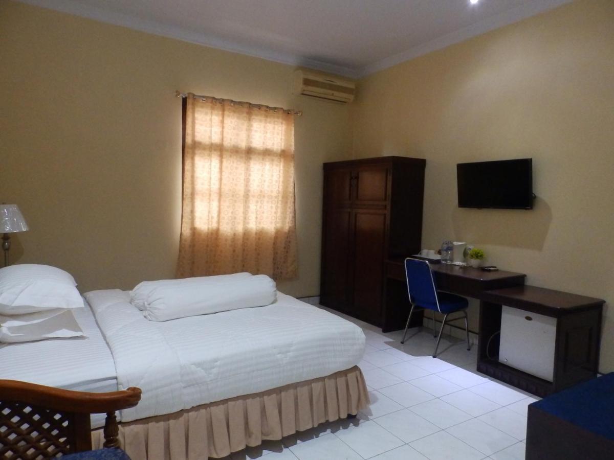 Bahari Family Hotel Bitung Exterior foto