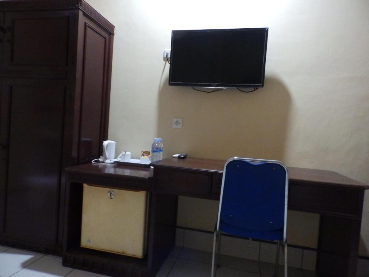 Bahari Family Hotel Bitung Exterior foto