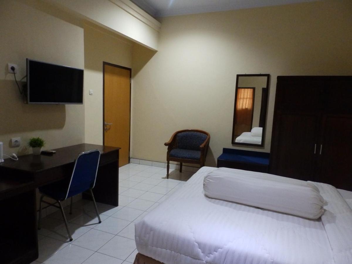 Bahari Family Hotel Bitung Exterior foto