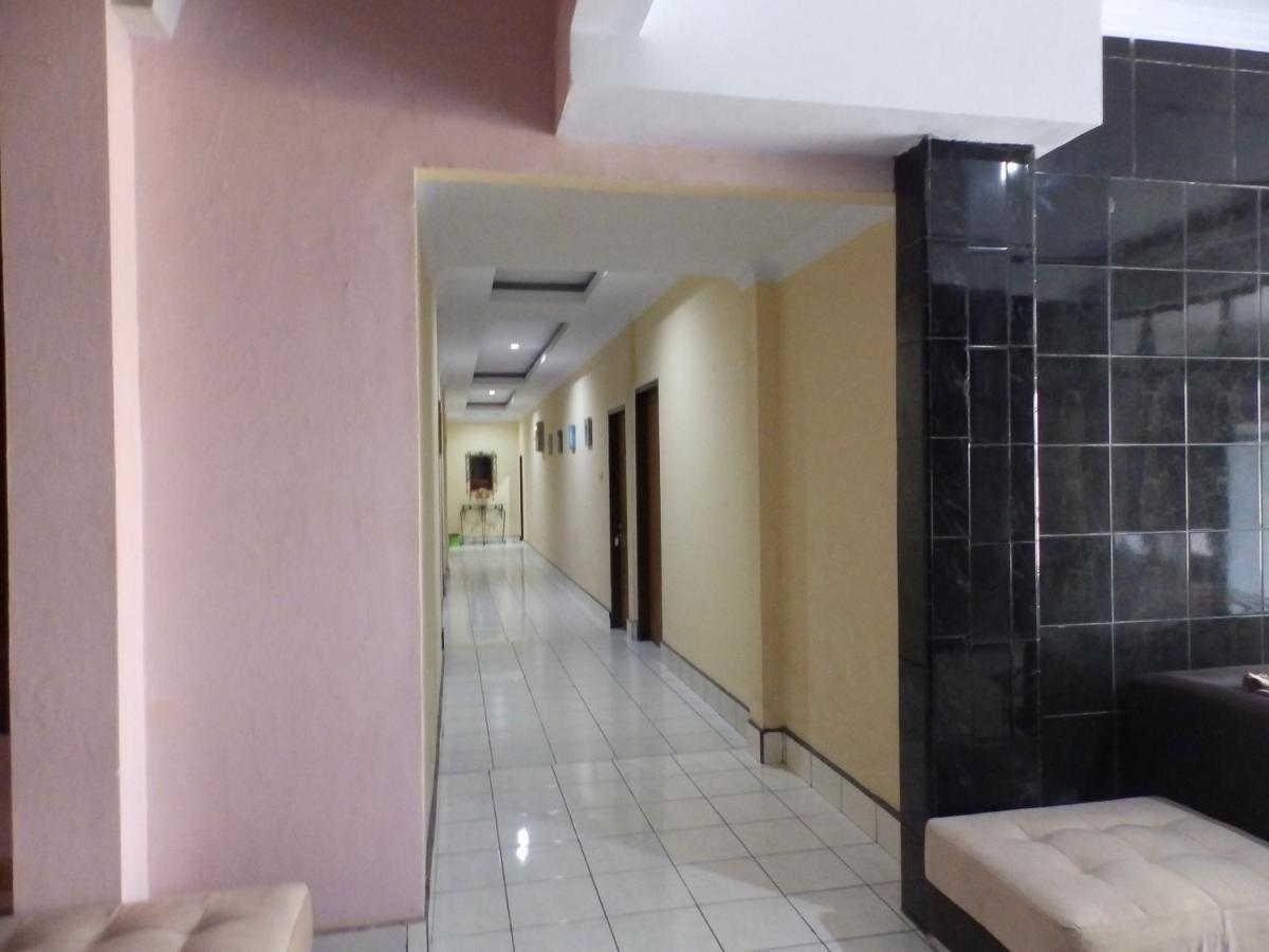 Bahari Family Hotel Bitung Exterior foto