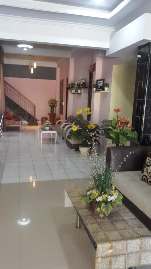 Bahari Family Hotel Bitung Exterior foto